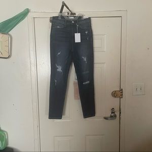 Sneak Peek NWT High Rise Distressed Jeans Size 11(Waist 30)